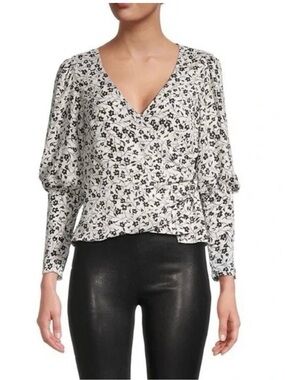 ASTR the Label Ditsy Floral Wrap Blouse Black‎ White Size XS 🆕